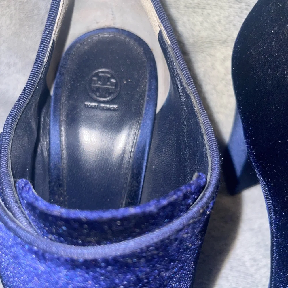 TORY BURCH BLUE VELVET CARLEY. EUC - Picture 6 of 7